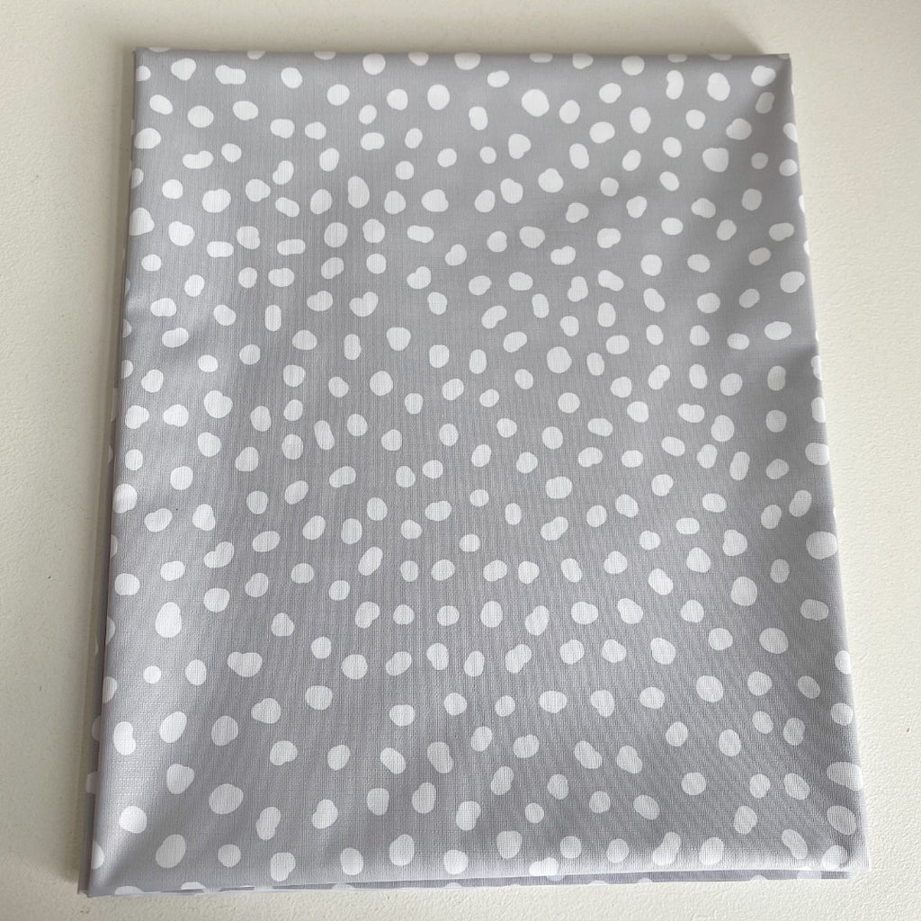 Splash mat - Grey Spotty Print | Bobbin and Bumble.
